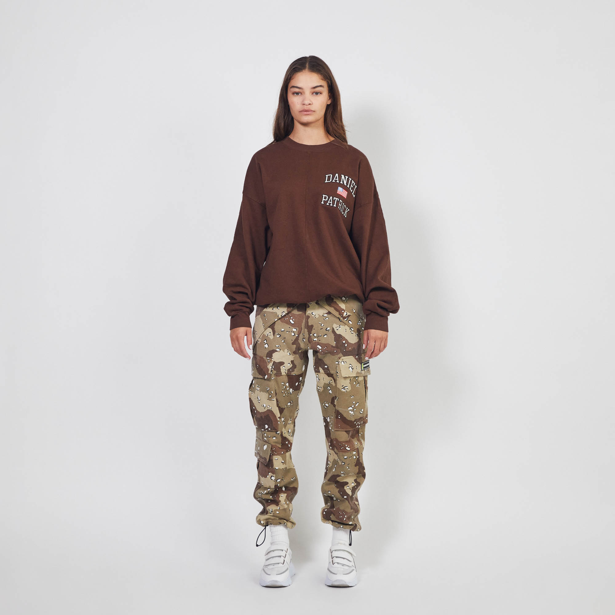 7 pocket cargo / distressed desert camo