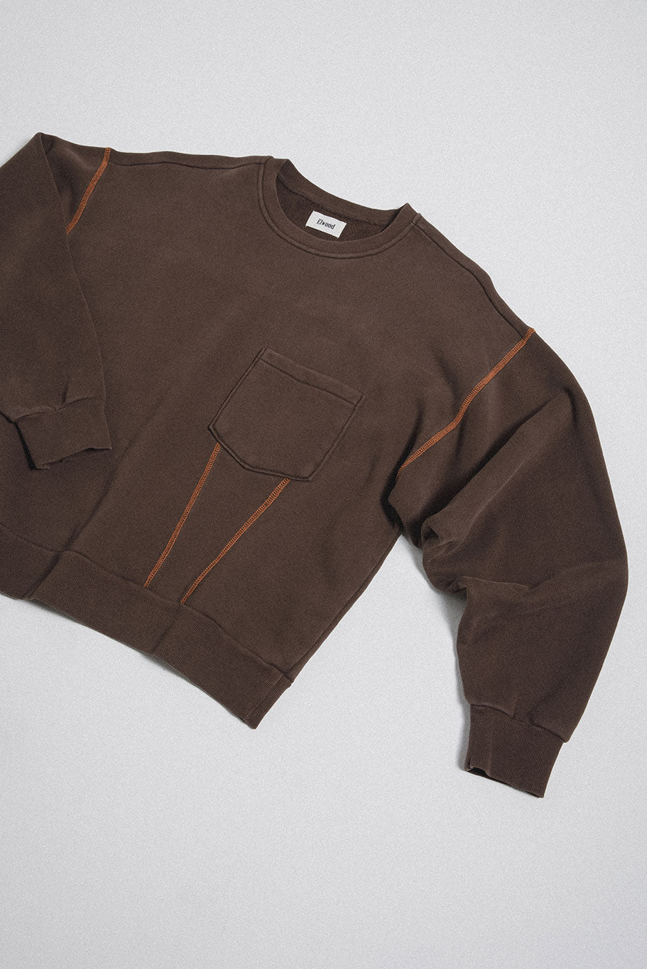 CONTRAST STITCH CREWNECK