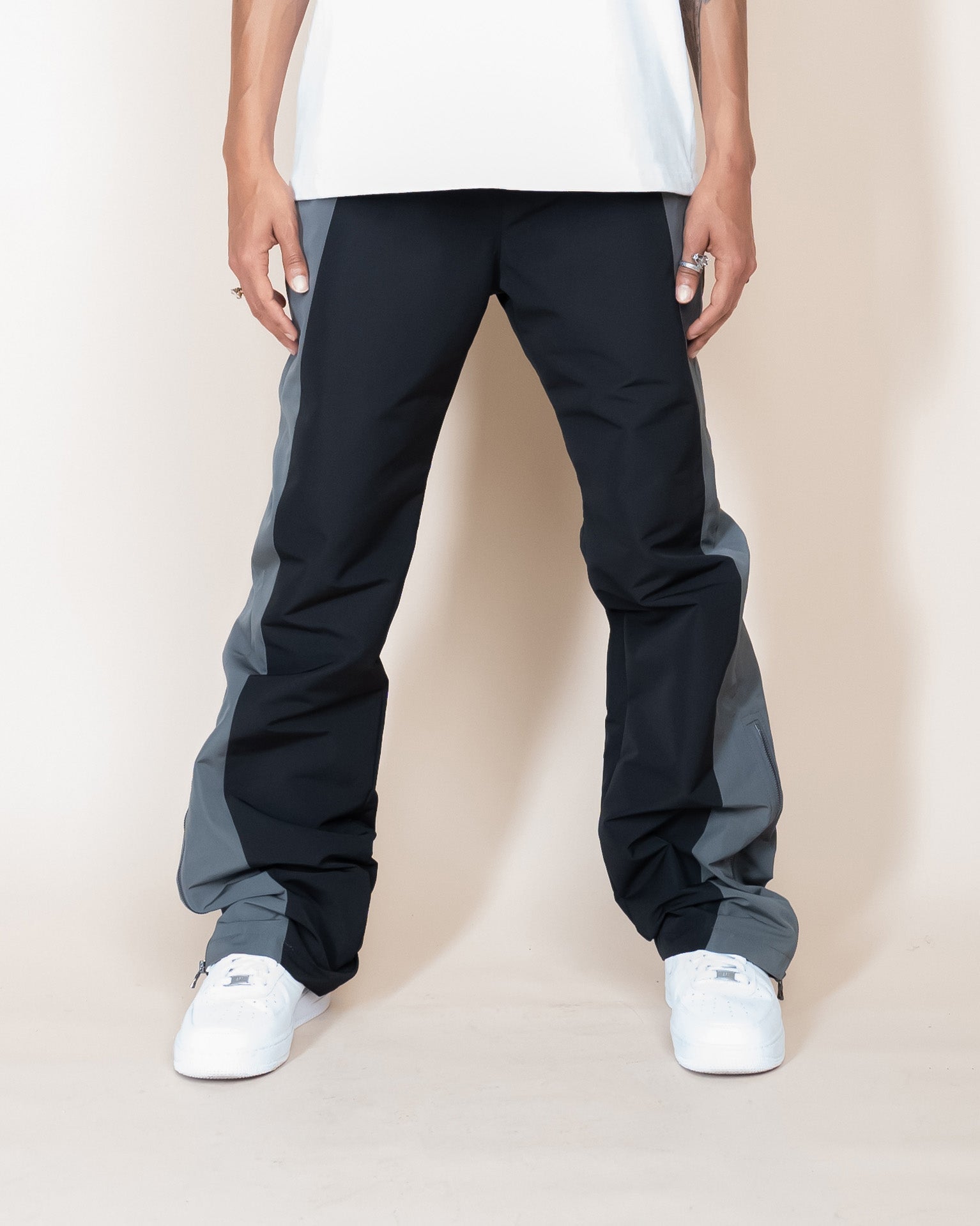 EPTM NANDO FLARE PANTS - BLACK