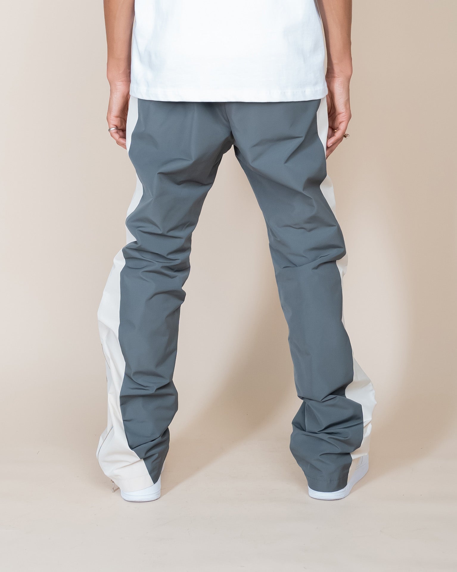 EPTM NANDO FLARE PANTS - GREY