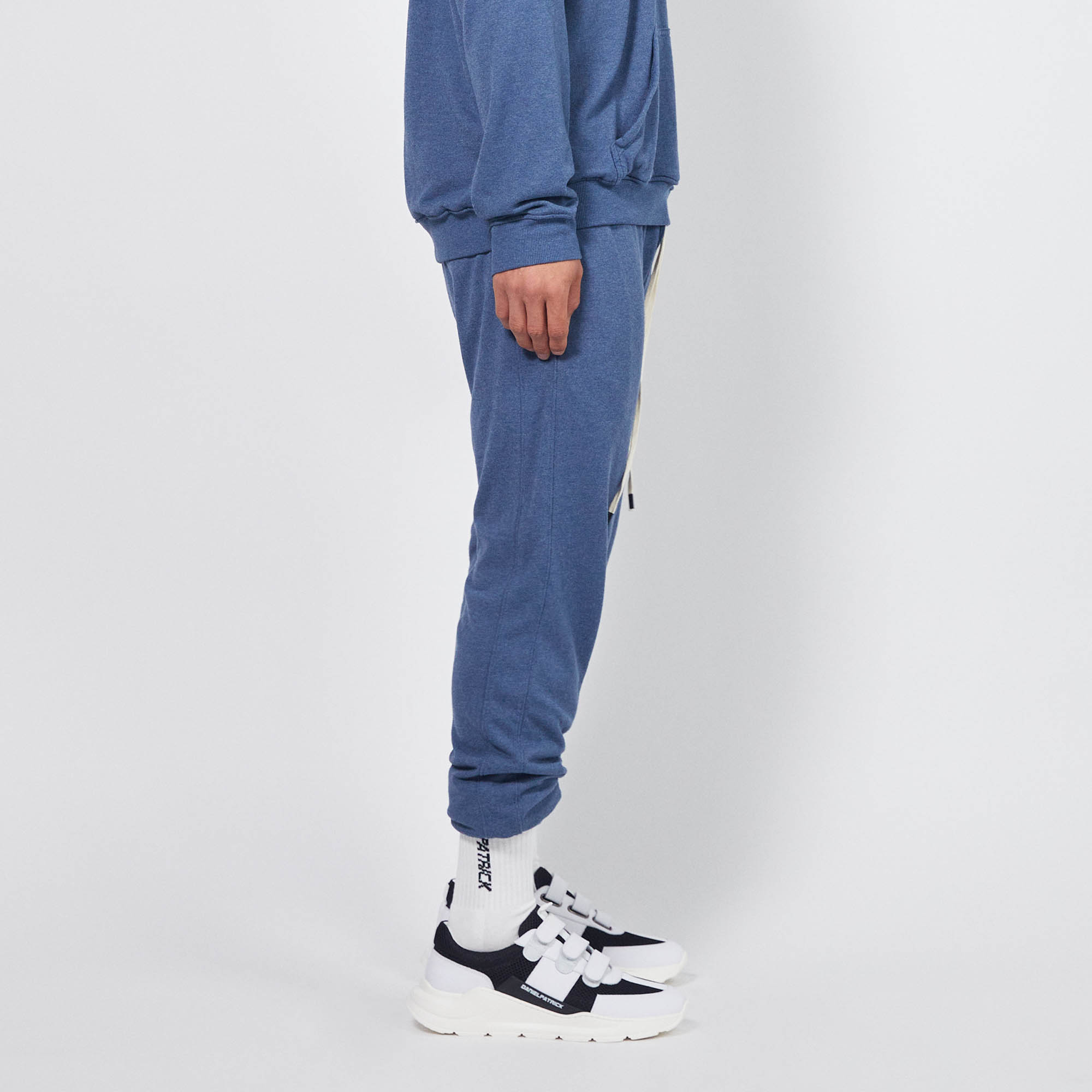 loop terry roaming sweatpants / mountain blue