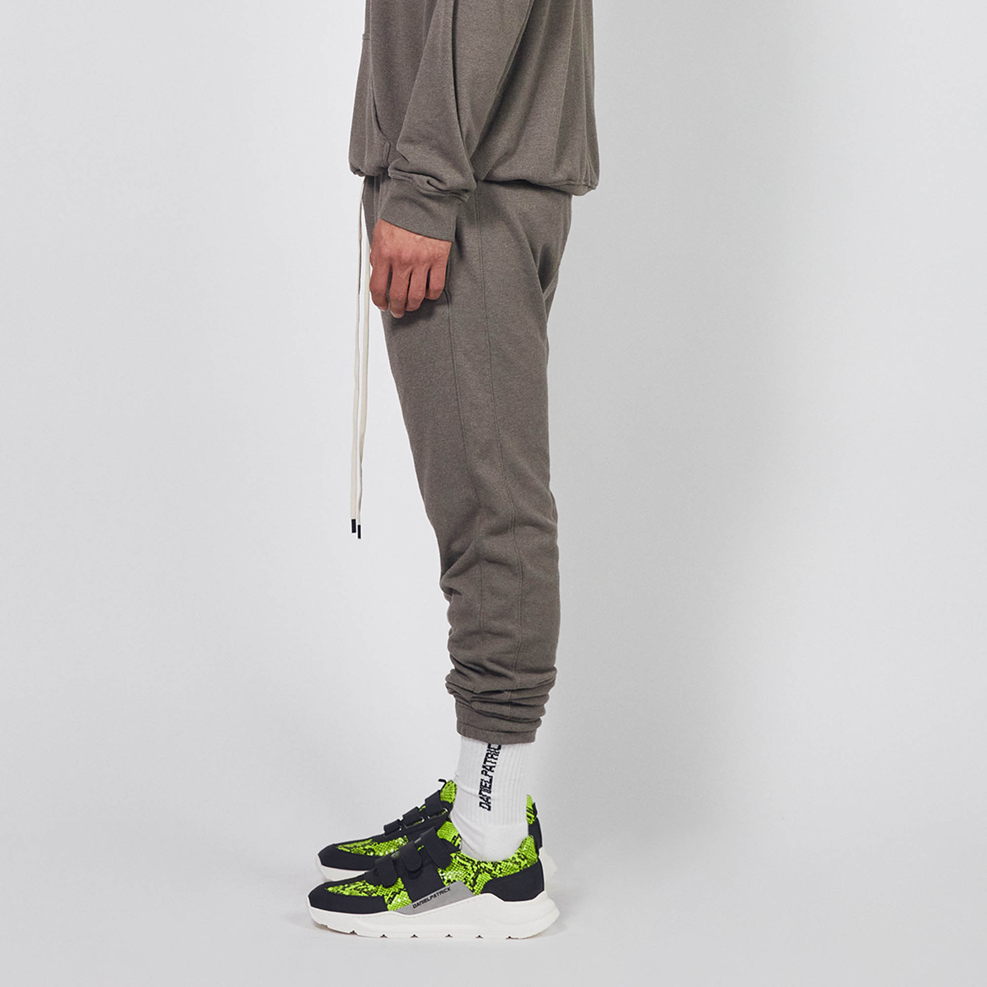 loop terry roaming sweatpants / washed olive heather