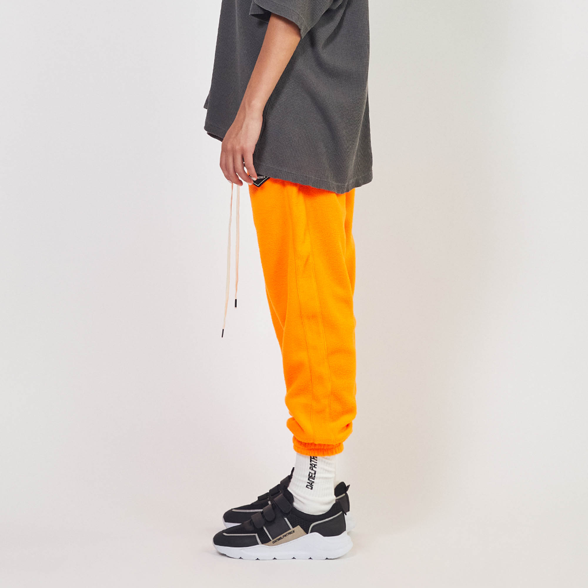 polar fleece roaming sweatpants / neon orange