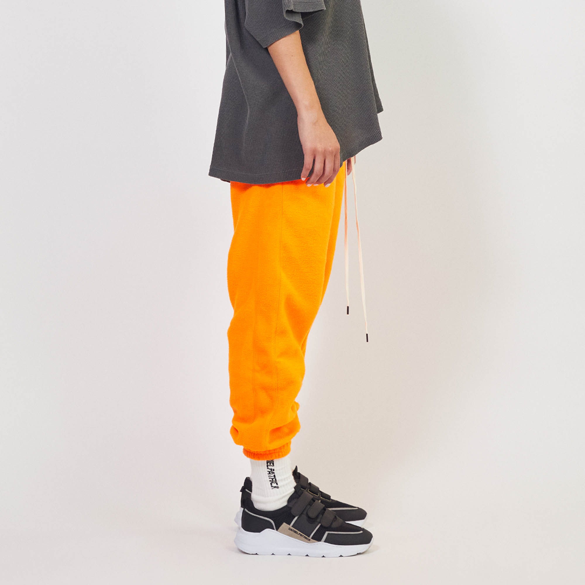 polar fleece roaming sweatpants / neon orange