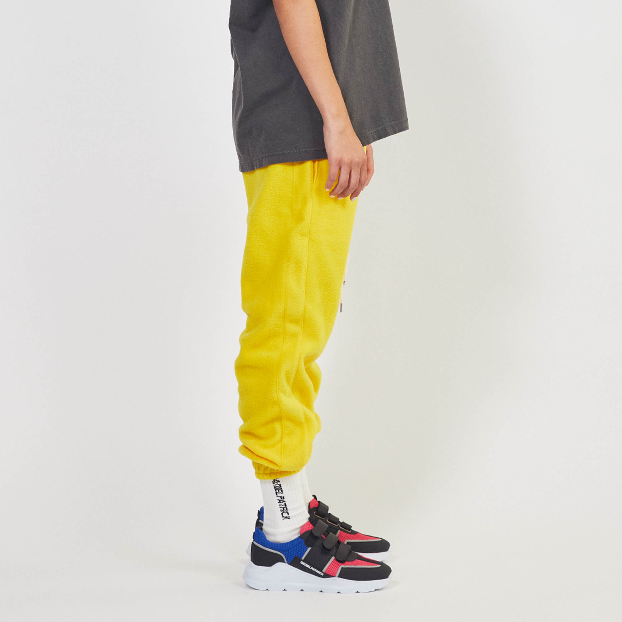 polar fleece roaming sweatpants / yellow