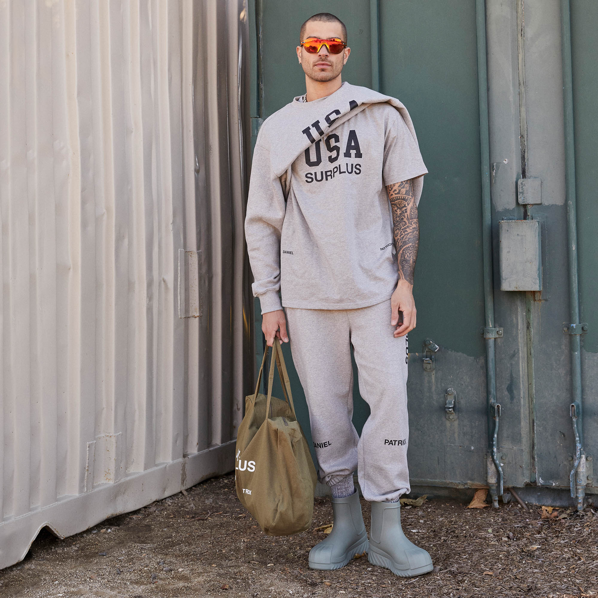 surplus logo sweatpant / heather grey + black