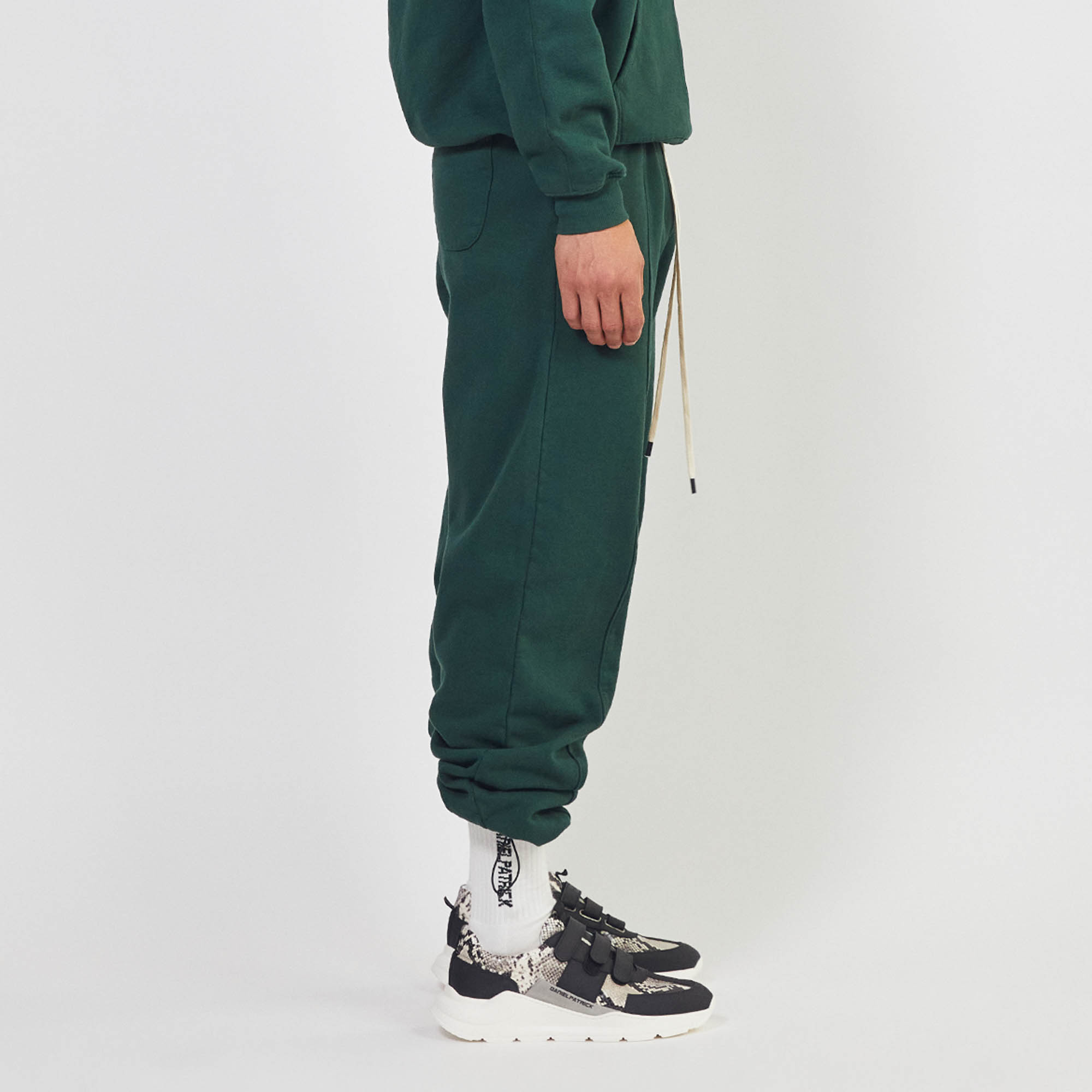 surplus sweatpants / hunter green