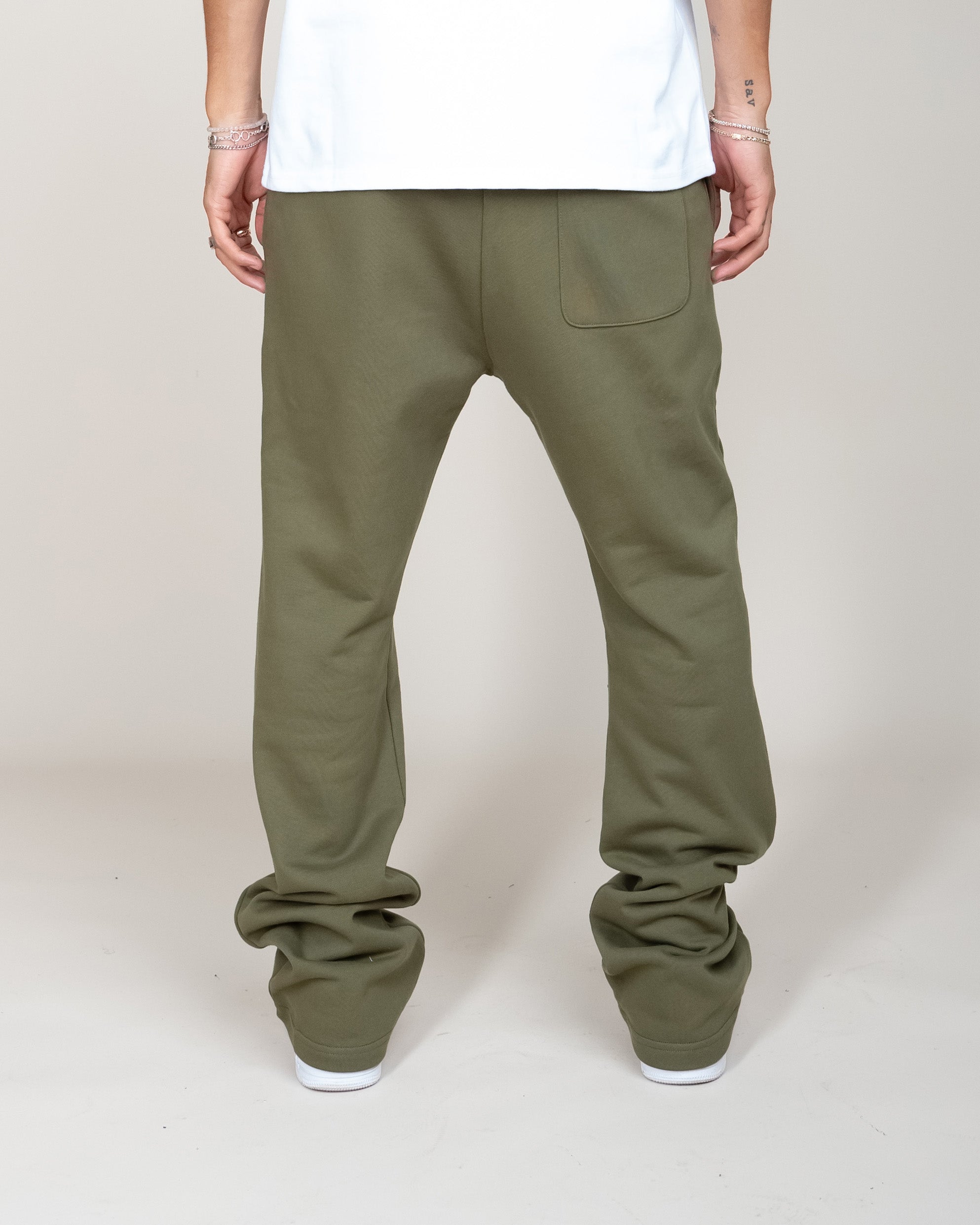 PERFECT FLARE SWEATPANTS-OLIVE