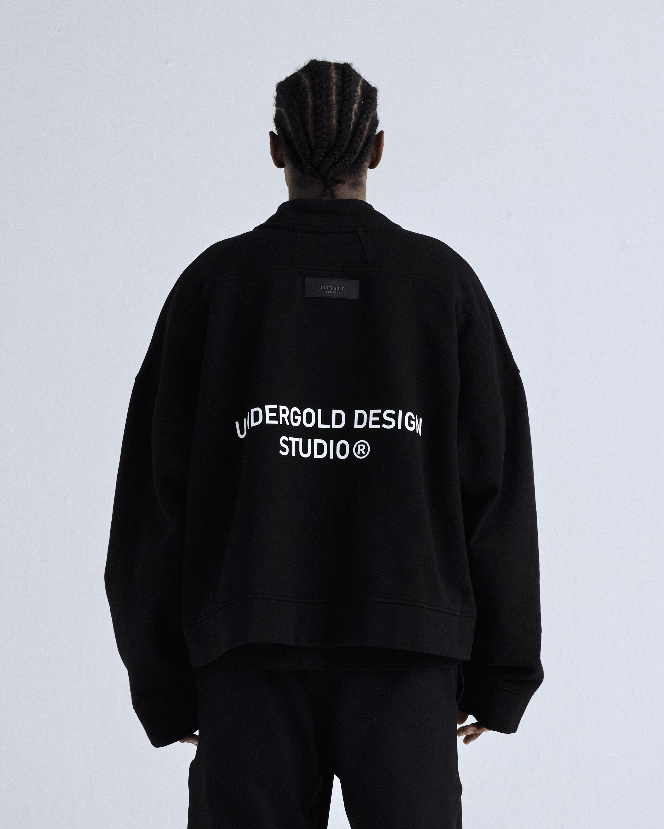 Genesis PT01 Basic Zip-up Crewneck Black