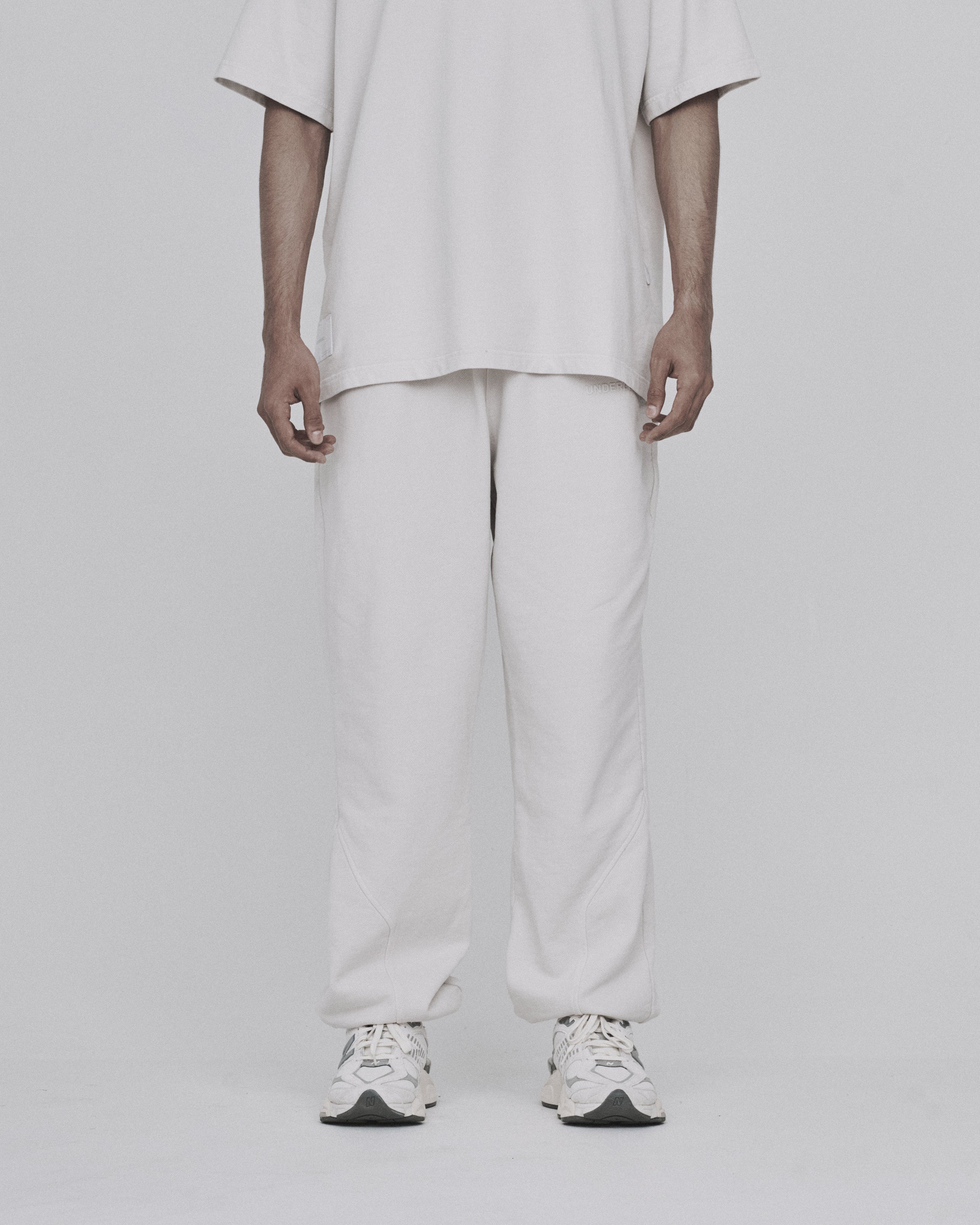 Solid III Shortened Sweatpants Cream